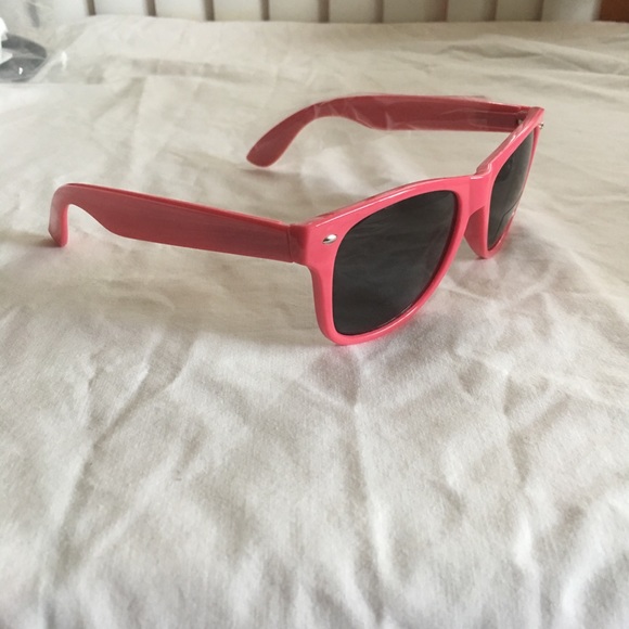Pink Classic Sunglasses - Picture 2 of 3